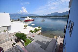 Апарт-отели ApartHotel Villa Lav Тиват Апартаменты с балконом-3